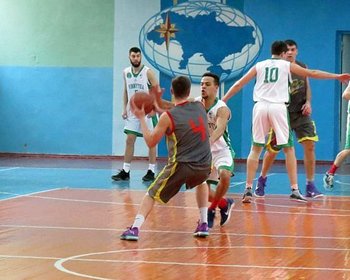 У Першій лізі зіграно стартові матчі півфіналу