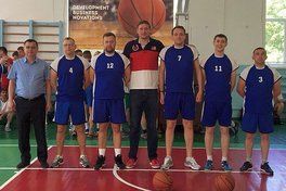 У Рівному на баскетбольному майданчику зійшлися депутати: фото і звіт