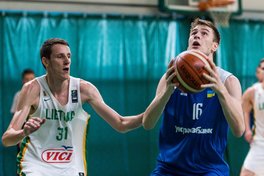Україна U-20 провела спаринг із Литвою: фотогалерея