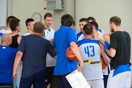 Чоловіча збірна України прибула до Ізраїлю