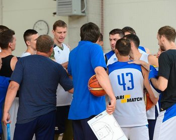 Чоловіча збірна України прибула до Ізраїлю