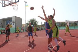 На Арабатській стрілці триває баскетбольний турнір