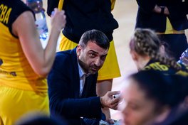 Володимир Холопов відновив тренерську практику
