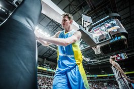 Через хворобу Артем Пустовий не приїде в Україну