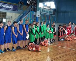 Юні баскетболісти Сумщини отримали м’ячі від ФБУ