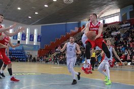 Вища ліга: завершено перший етап