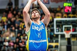 Капітан збірної України проводить конкурс серед уболівальників