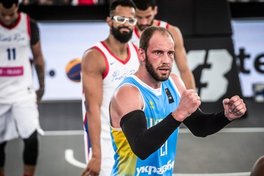 Збірна України йде другою в групі на старті чемпіонату світу з баскетболу 3х3