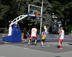 Миттєвості стартового туру чемпіонату України з баскетболу 3х3: фотогалерея
