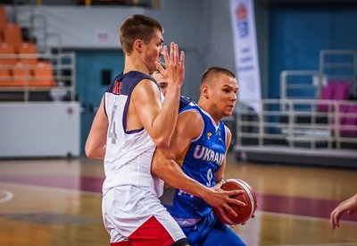 Збірна України втретє поспіль не змогла виграти матч на Єврочеленджері: фотогалерея
