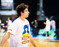 Українці за кордоном: Ковляр набрав 14 очок, у Ковальова дабл-дабл 