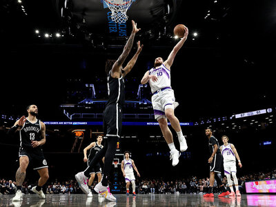 Українці за кордоном: 10 очок Михайлюка допомогли Юті виграти в НБА