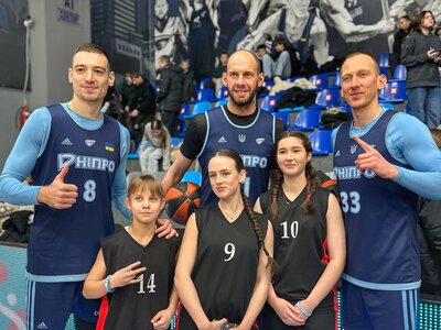 Гравці Дніпра провели майстер-клас для школярів свого міста
