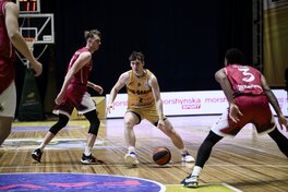 Харківські Соколи та Київ-Баскет стартували з перемоги: відео хайлайтів Кубка України 11 грудня