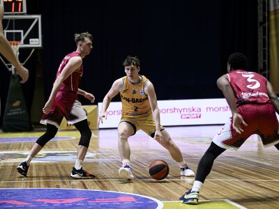 Харківські Соколи та Київ-Баскет стартували з перемоги: відео хайлайтів Кубка України 11 грудня