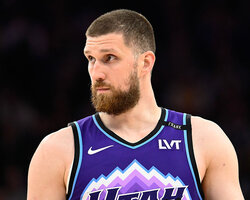 Українці за кордоном: Михайлюк набрав 6 очок в переможному матчі Юти, результативний матч Шульги