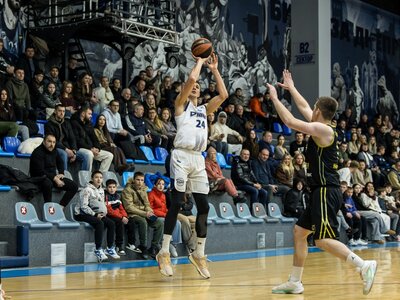 Дніпро стартував у Кубку України перемогою над Чайкою-ВМСУ: відео хайлайтів 14 грудня