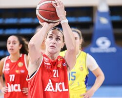 Українки за кордоном: Юркевічус зібрала 15 підбирань в Ізраїлі