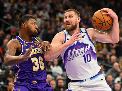 Українці за кордоном: Михайлюк реалізував всі свої кидки в матчі проти Лейкерс