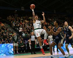 Українці за кордоном: дабл-дабл Боброва проти команди Липового, у Санона 12 очок у Польщі