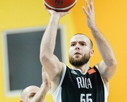 Українці за кордоном: Ткаченко дебютував в Хорватії, Сидоров набрав 15 очок у ЛЕБЛ