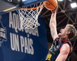 Українці за кордоном: Пустовий набрав 6 очок в Іспанії, у Геруна дабл-дабл в Японії