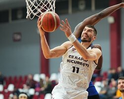 Українці за кордоном: Липовий набрав 19 очок у Румунії, у Сидорова 8 передач в Кубку Латвії