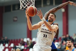 Українці за кордоном: Липовий набрав 19 очок у Румунії, у Сидорова 8 передач в Кубку Латвії