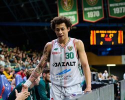 Українці за кордоном: Санон став найрезультативнішим в команді в матчі Єврокубка