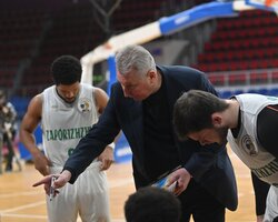 Запоріжжя вдома поступився Прикарпаття-Говерлі: відео коментарів