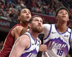 Українці за кордоном: Святослав Михайлюк набрав 11 очок в переможному матчі Юти