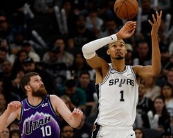 Українці за кордоном: Михайлюк набрав 10 очок в НБА, у Ткаченка 11 підбирань в Хорватії