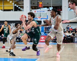 Українці за кордоном: Михайлюк допоміг Юті виграти, Санон провів яскравий матч у Єврокубку