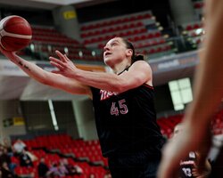 Українці за кордоном: Ягупова провела гарний матч в Туреччини, Тиха набрала 14 очок в Італії