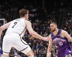 Українці за кордоном: Михайлюк зіграв проти Брукліна, Ткаченко набрав 6 очок в Хорватії