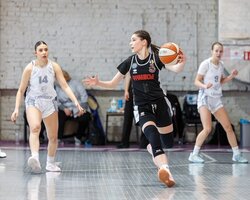 Франківськ-КНУВС обіграв МОБІ у Києві в жіночій Вищій лізі: фотогалерея