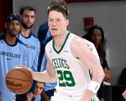 Українці за кордоном: Макс Шульга дебютував в НБА