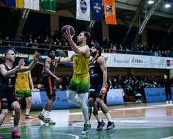 Мавпи обіграли Говерлу, Старий Луцьк дав бій Харківським Соколам: хайлайти Суперліги GGBET 20 лютого