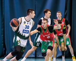 Перша ліга: відеотрансляція матчів 21 лютого