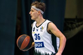 Перша ліга: відеотрансляція матчів 22 лютого