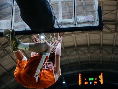 Соколи в овертаймі дожали Говерлу, Старий Луцьк обіграв Черкаських Мавп: хайлайти Суперліги GGBET 21 лютого