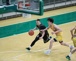 Перша ліга: Чайка-ВМСУ обіграла Київ-Баскет-2, перемоги Ужгорода та Полісся