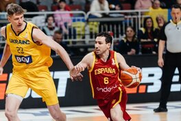 Пустовий увійшов в топ-10 історичного рейтингу збірної за підбираннями