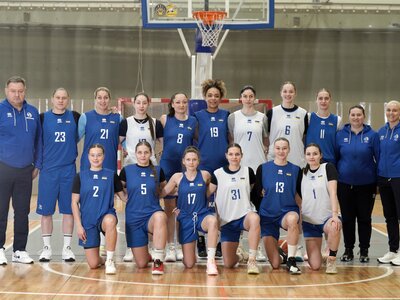 Збірна України готується до важливого матчу проти Чорногорії: фото тренування та коментар Ковтун