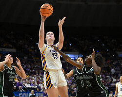 Українки за кордоном: Коваль набрала 11 очок в першому раунді Березневого шаленства NCAA