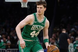 Українці за кордоном: Шульга набрав перші очки в НБА, увійшовши в історію Бостона