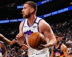 Українці за кордоном: Михайлюк набрав 12 очок в НБА, у Зотова 13 очок в Австрії