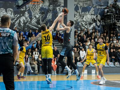 Дніпро із розгромним рахунком переміг Київ-Баскет в останньому матчі регулярного чемпіонату