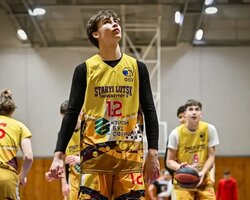 Перша ліга: Старий Луцьк та Локомотив завершили сезон в топ-10