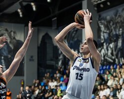 Дніпро виграв перший матч серії проти Черкаських Мавпи